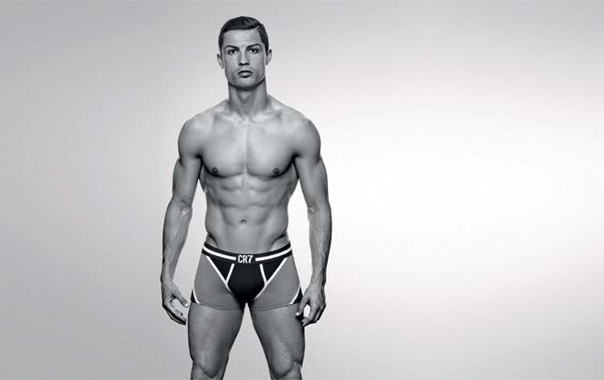 Ronaldo lancerer undertøj -